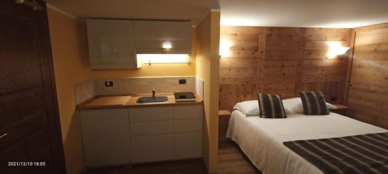 Chalet Alpina Hotel & Apartments La Thuile Eksteriør billede
