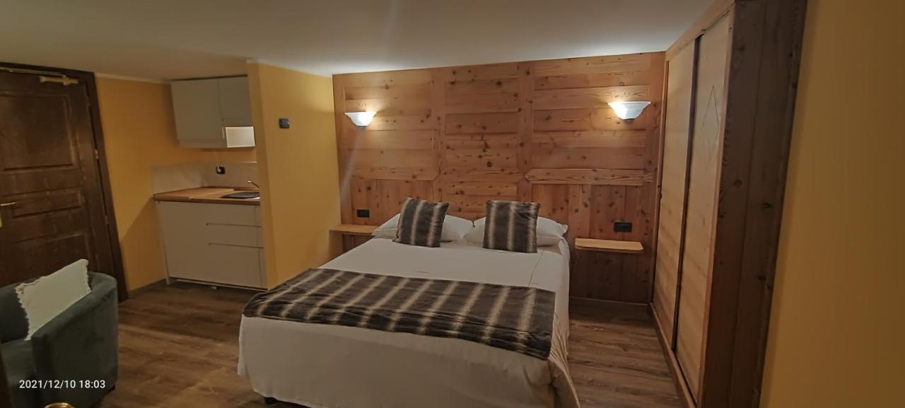 Chalet Alpina Hotel & Apartments La Thuile Eksteriør billede