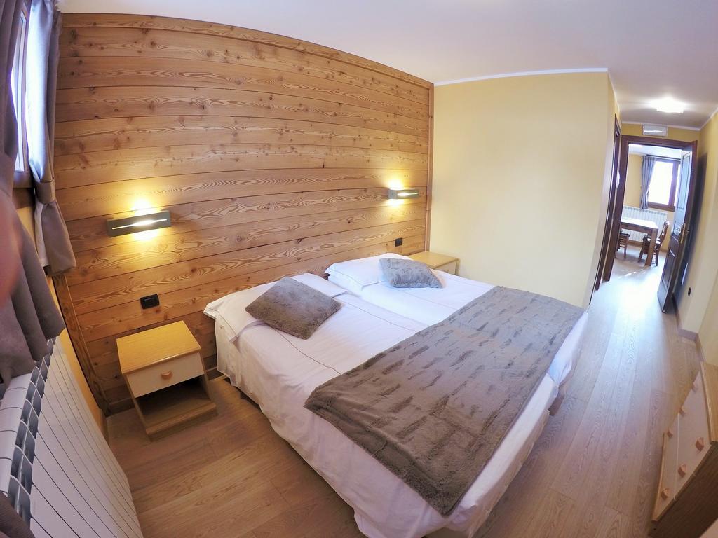Chalet Alpina Hotel & Apartments La Thuile Eksteriør billede