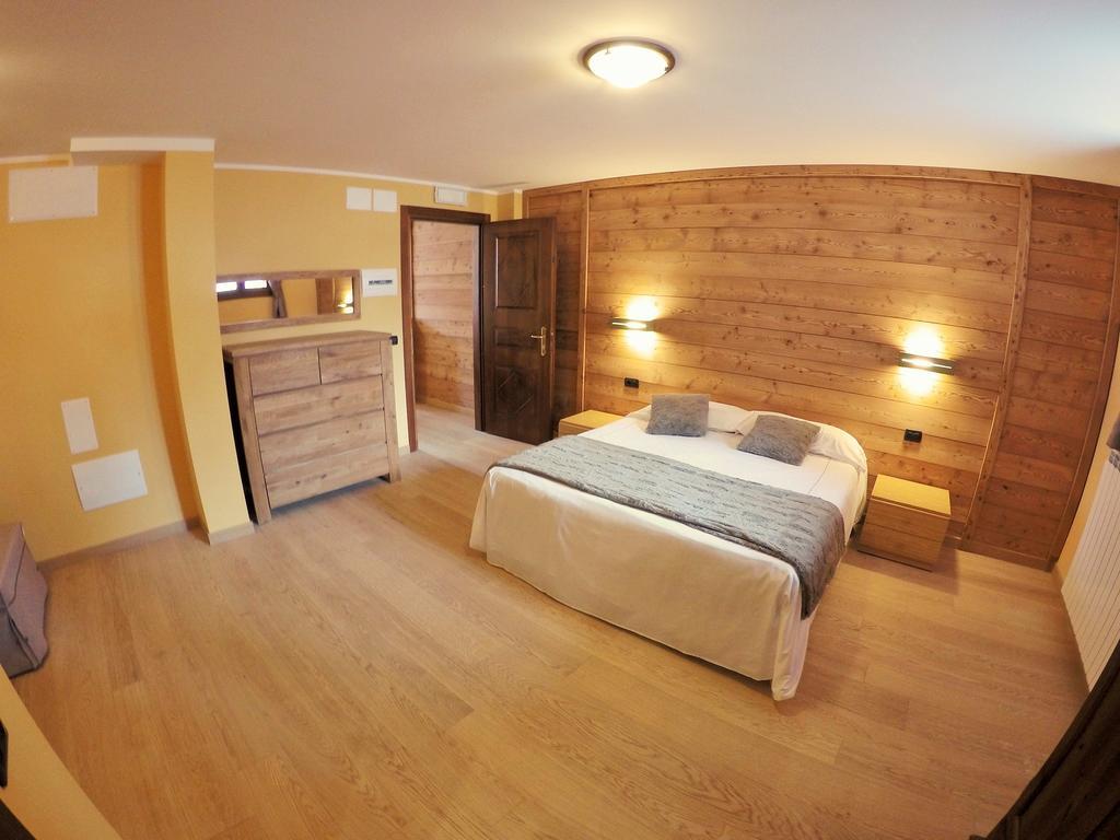 Chalet Alpina Hotel & Apartments La Thuile Eksteriør billede