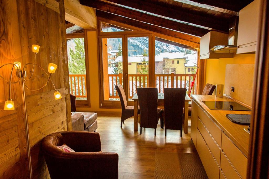 Chalet Alpina Hotel & Apartments La Thuile Eksteriør billede